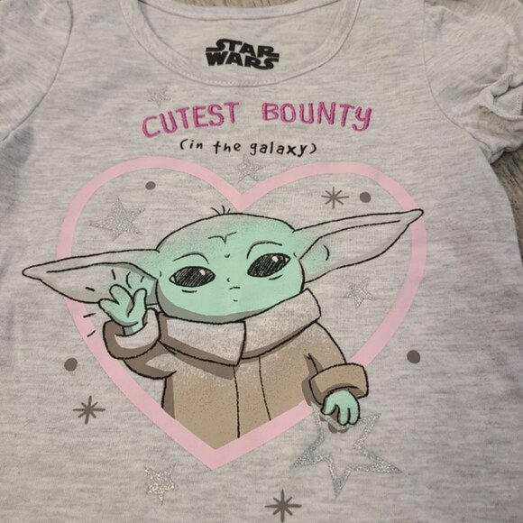 🏷 3/$15 or 5/$20 Disney Star Wars Baby Yoda toddler girl shirt grey size 3T - Picture 3 of 6